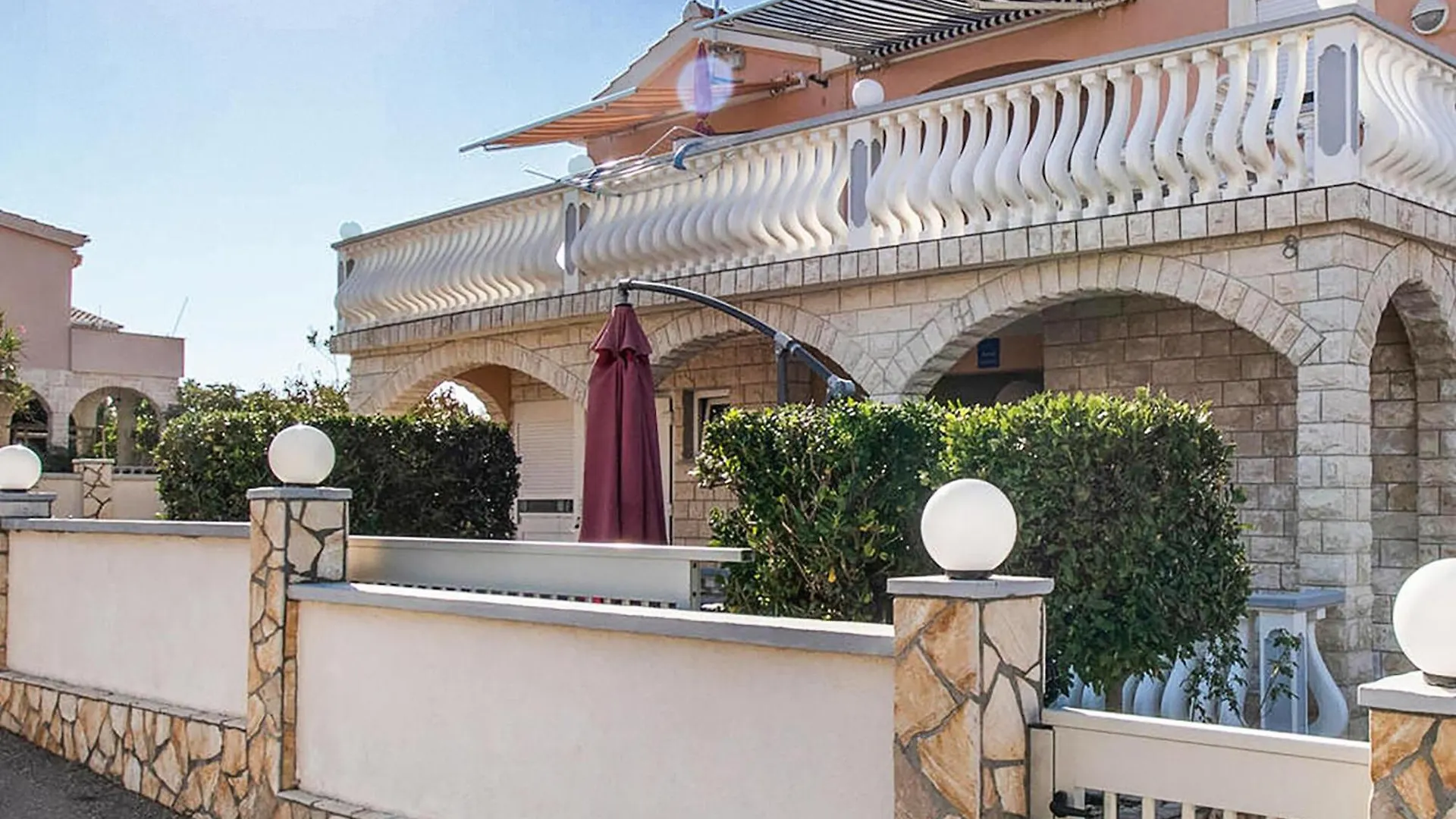 1 Bedroom Cozy Apartment In Vir
